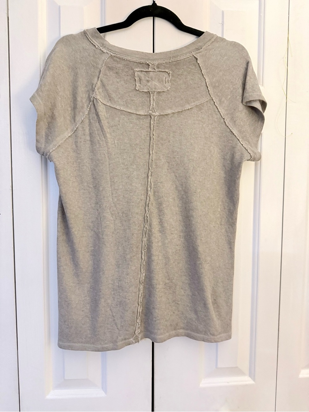 We The Free Gray Casual Top Stitch Detail Short Sleeve Shirt Size Large - Picture 2 of 6